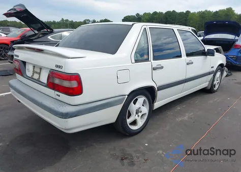 1997 Volvo 850 T5 z USA, uszkodzony, nr VIN YV1LS5726V1366102